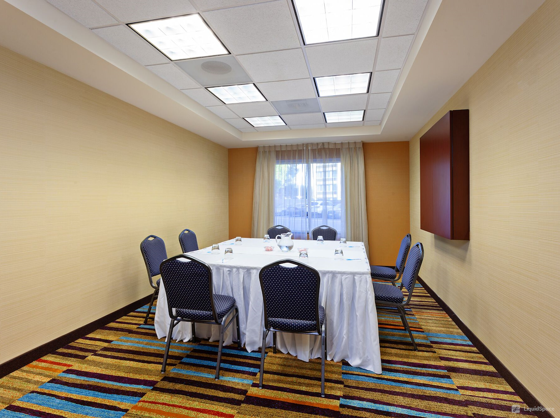 Private Meeting Room For 14 At Fairfield Inn Suites Los