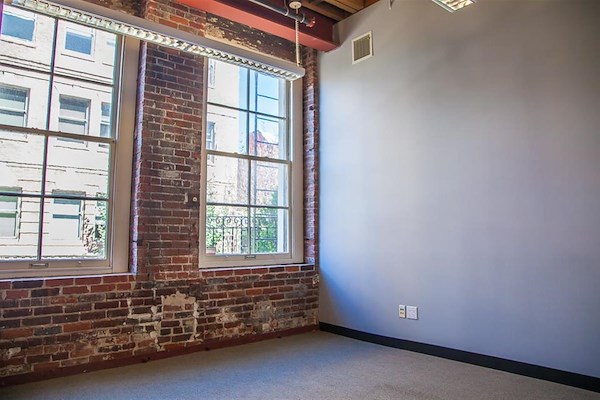 imgur - 2 offices for Innovation Investments