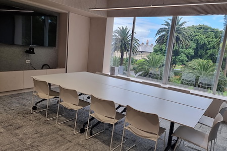 FlexSpot Macquarie - 12 Person Meeting Room
