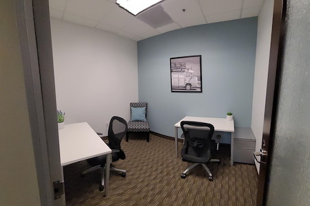 Regus - US Bancorp Tower Downtown PDX - Interior private office for 2 people