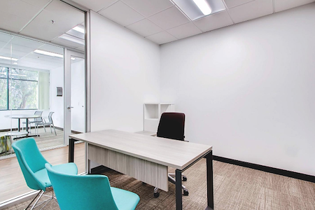 Avanti Workspace - Carlsbad - Wedge Meeting Room