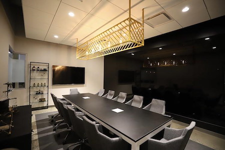 Roam Perimeter Center - Lab, Luxury private office for 8
