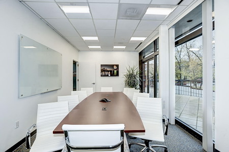 Carr Workplaces - Old Town - Potomac Meeting Room