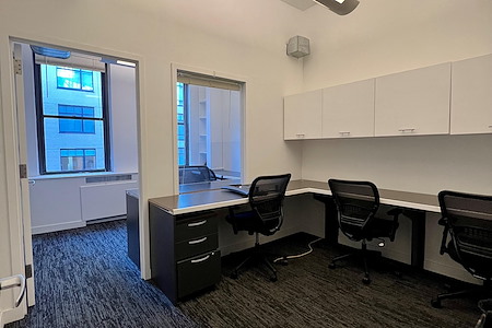 Select Office Suites - 1115 Broadway Flatiron NYC - Adjoining Windowed Suite for 6-7 desks