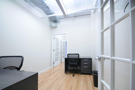 Select Office Suites - 1115 Broadway Flatiron NYC - Adjoining Suite for 5 desks