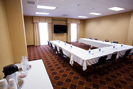 Holiday Inn Express &amp;amp; Suites Harrisburg West - Technology Parkway