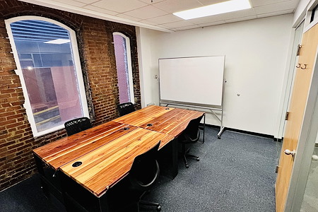 TechArtista Downtown - Four Person Private Office
