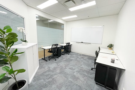 Christie Spaces Spring Street - Private 4 Desk Office