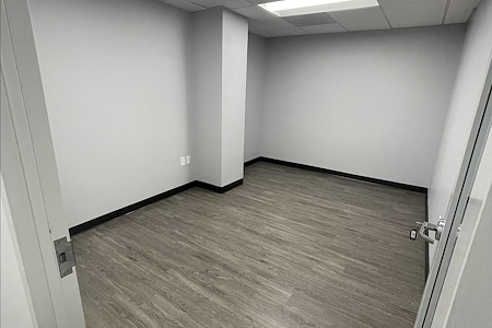 Perfect Office Solutions - Fairfax - PRIVATE OFFICE Space 2