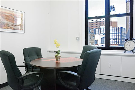4Corners Business Centers - Downtown Brooklyn, NY - Small Conference Room