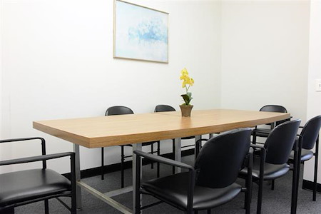4Corners Business Centers - Downtown Brooklyn, NY - Conference Room