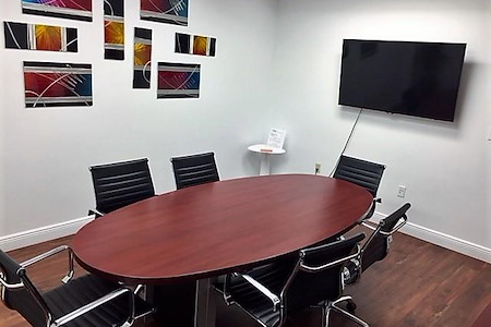 Crown Center Executive Suites (CCESuites) - Phoenix Meeting Room