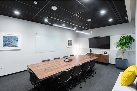Industrious North Bethesda Pike &amp;amp; Rose - Conference Room Large