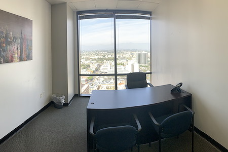 Titan Offices - Penthouse - Day Office #1