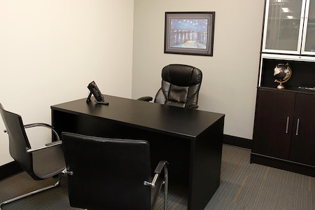 Global Business Centers - 2 Office 2 Cubicle Suite