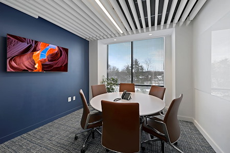 Carr Workplaces - Friendship Heights - Wisconsin Meeting Room