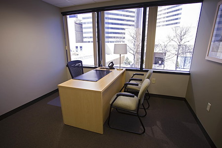 Intelligent Office - Columbus - Executive Suite Window Office