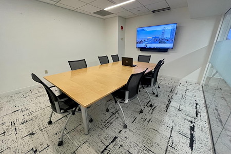 Boston Offices - Exchange Place - Atrium Meeting room with team space