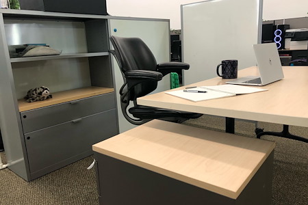 Greenhouse Coworking - Dedicated Desk