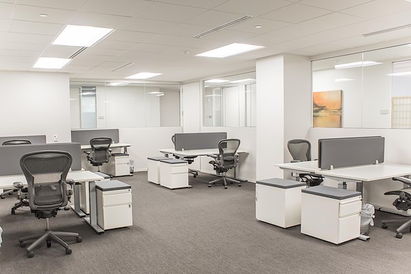 AdvantEdge Workspaces - Downtown Center - Coworking Desk