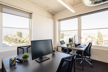 FoundrSpace Pasadena - Office Desks for 3
