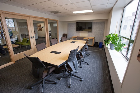 TractionSpace - B&amp;amp;B Boardroom