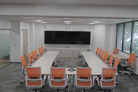 Office Evolution - Woodbridge/Metropark - 20-Person Conference Room