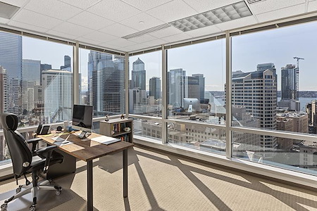 (SEA) Seattle Downtown - Corner Office with 21st Floor Views!