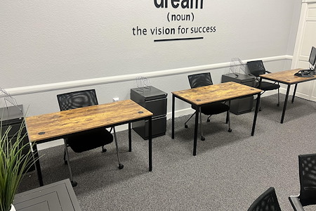 Vision and Heels - Dedicated desk monthly