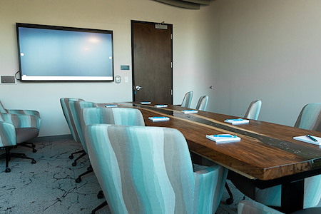 4 &amp;amp; Co Coworking Spaces - Land O&amp;apos; Lakes - Boardroom