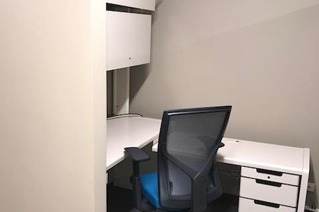 Office Evolution - Hoffman Estates - Dedicated Desk - Workstation 440