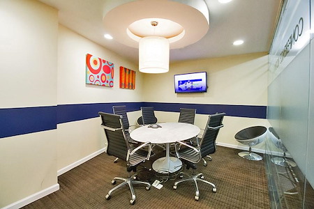 Jay Suites - 10 Times Square - Meeting Room B for 6
