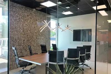 Lucid Private Offices | Southlake Town Square - The White Boardroom
