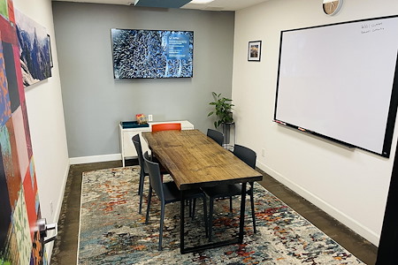 Outlet Coworking - Sacramento - Yosemite Meeting Room