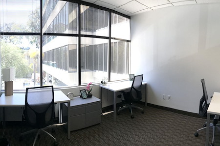 Regus | Twin Towers - Private window office