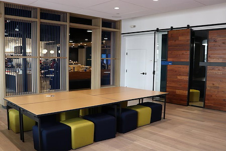 Capital One Caf&#233; - Miracle Mile - Community Room