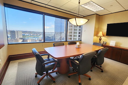 (CIN) Columbia Plaza - 6 Person Conference Room With a View!