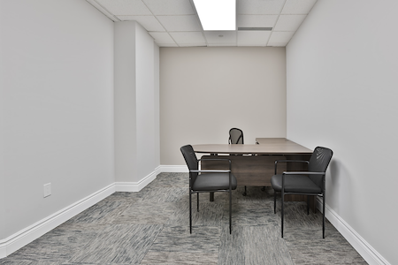 Zemlar Offices - Burlington - Flex desk 1