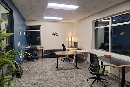 4 &amp;amp; Co Coworking Spaces - Land O&amp;apos; Lakes - 6 Person Private Office