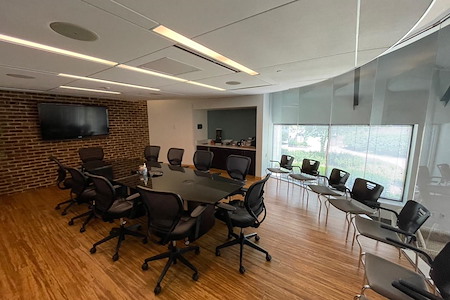 Secure Offices (Columbia) - Naturally Lit Large Conference Room