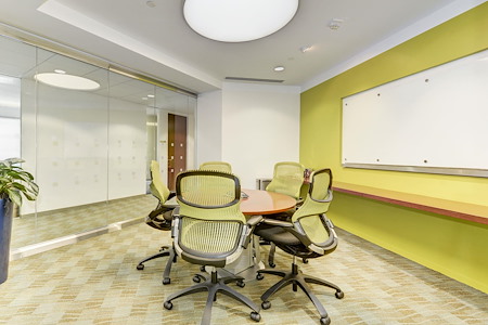 Carr Workplaces - Tysons - McLean Meeting Room