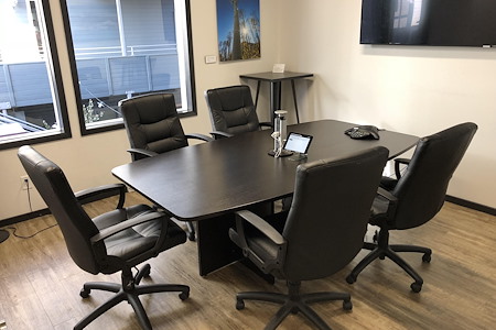 EVO3 Workspace - Medium-sized Conference Room