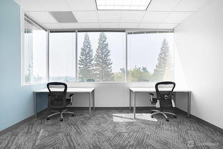 Regus | California, Roseville - Douglas Blvd - Co working dedicated desk