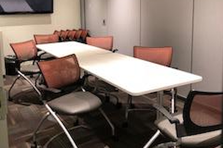 Office Evolution - Raleigh Crabtree Valley Mall - Medium conference room