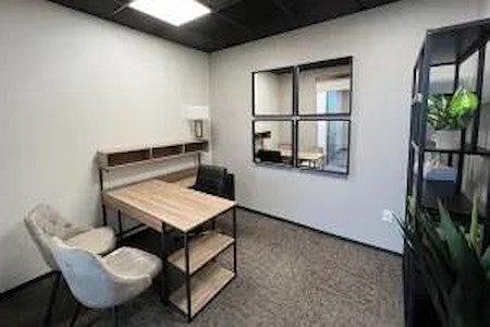 Lucid Private Offices | Alpharetta - Old Milton Parkway - Day Office for 3