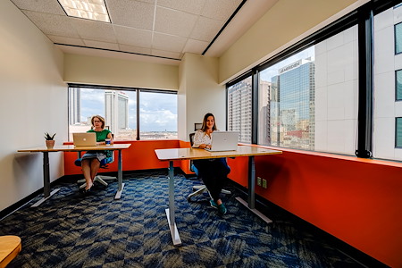 Connect Hub Coworking at 400 Poydras Tower - Corner Private Office