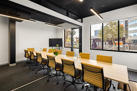 Riva Offices - 16 Person Meeting Room