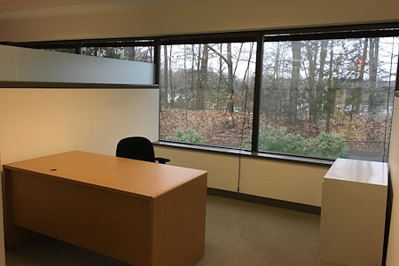HPFY Business Center - Dedicated Desk 3