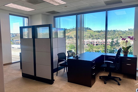 (MR1) Mission Viejo - Large Window Office