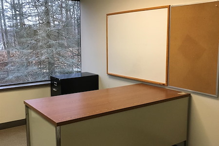 HPFY Business Center - Dedicated Desk 2